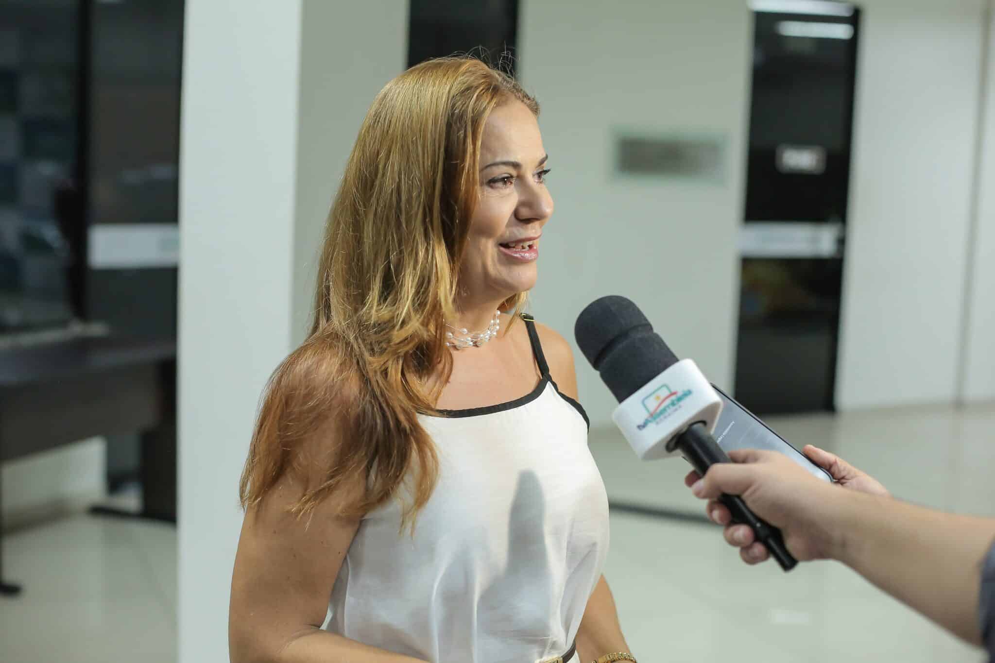 Campanha alerta para fibromialgia, Alzheimer e lúpus e reforça direitos garantidos por lei