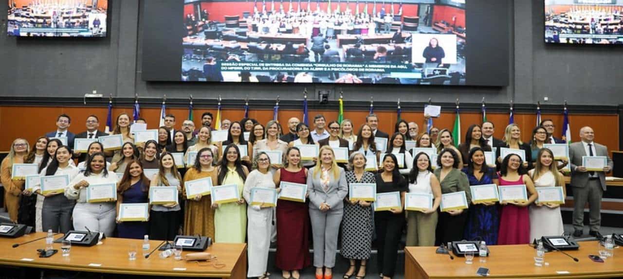 HONRARIA  Profissionais de Psicologia e Direito são homenageados na ALERR